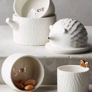 Anthropologie White Ceramic Hedgehog Nesting Measuring Cups